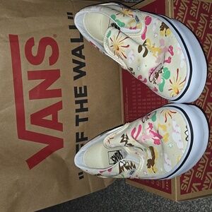 New Vans Classic Slip-on Get Outdoors 9.5 mens=11wmn,11 mens=12.5wmn